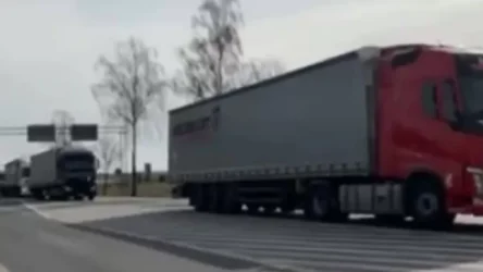 ՏԵՍԱՆՅՈՒԹ. Ակտիվիստները արգելափակել են եվրոպական ապրանքներով բեռնատարների մուտքը` Բելառուս և Ռուսաստան