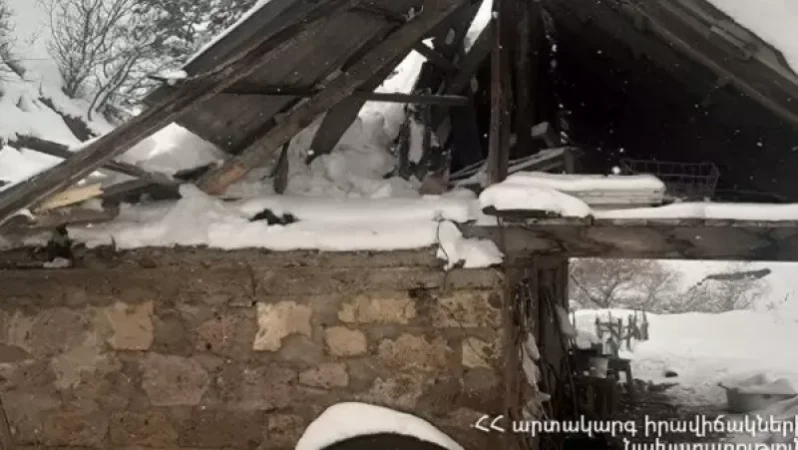Դիլիջանում առատ ձյան պատճառով անասնագոմի տանիքը փլուզվել է