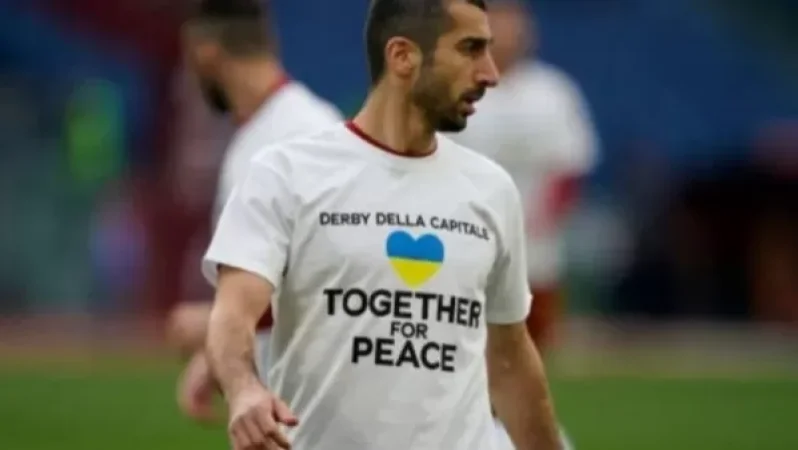 Հենրիխ Մխիթարյանն ի աջակցություն Ուկրաինային խաղադաշտ է դուրս եկել հատուկ մարզաշապիկով