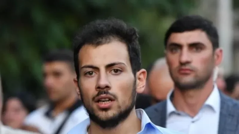 Աշոտ Փաշինյանը անհասկանալի պատճառով իրեն դեն է նետել ավտոմեքենայից. «Որդիների կանչ» ՀԿ