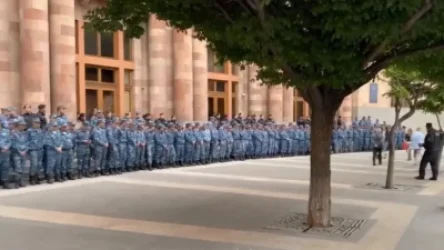 ՏԵՍԱՆՅՈՒԹ. Մեծ թվով ոստիկանները հսկում են Կառավարության շենքը