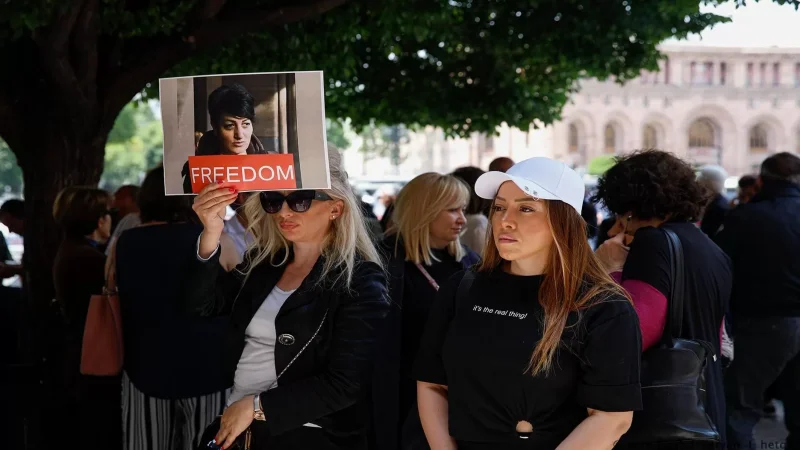 Պատերազմի զոհերի ծնողները դադարեցրել են նստացույցը. նրանք կփոխեն պայքարի ձևը