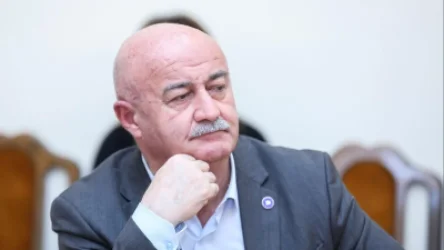 ՔՊ-ականները հերթով շտապում էին Հովիկ Աղազարյանի աշխատասենյակ՝ աջակցելու օրվա «հերոսին»․ «Հրապարակ»