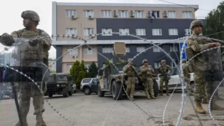 ՆԱՏՕ-ի զորամիավորման ուժերը շրջափակել են Կոսովոյի քաղաքային շենքերը