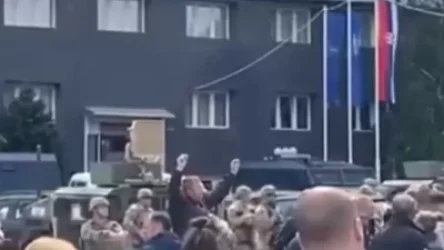 ՏԵՍԱՆՅՈՒԹ. Կոսովոյի ալբանացիները, ՆԱՏՕ-ի ուժերի քողի տակ, գրավել են շրջանի վարչակազմերը