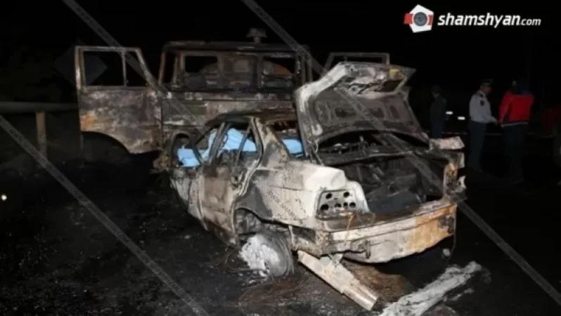 Արարատի մարզում BMW-ն մխրճվել է բեռնատարի մեջ և բռնկվել. դուրս են բերվել մահացածների մոխրացած դիերը