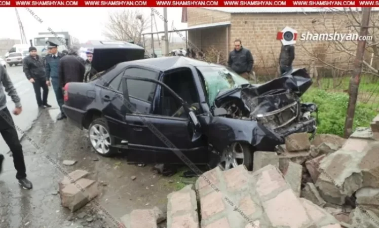 Mercedes մակնիշի մեքենան բախվել է պատին. կա 1 զոհ