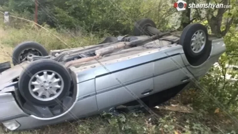 Mercedes-ով դուրս է եկել երթևեկելի գոտուց և գլխիվայր շրջվել