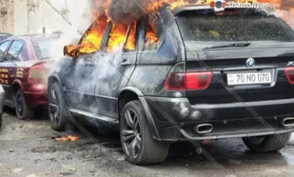 ԼՈՒՍԱՆԿԱՐ․ BMW X5-ը մեքենաների տուգանային հրապարակում վերածվել է մոխրակույտի