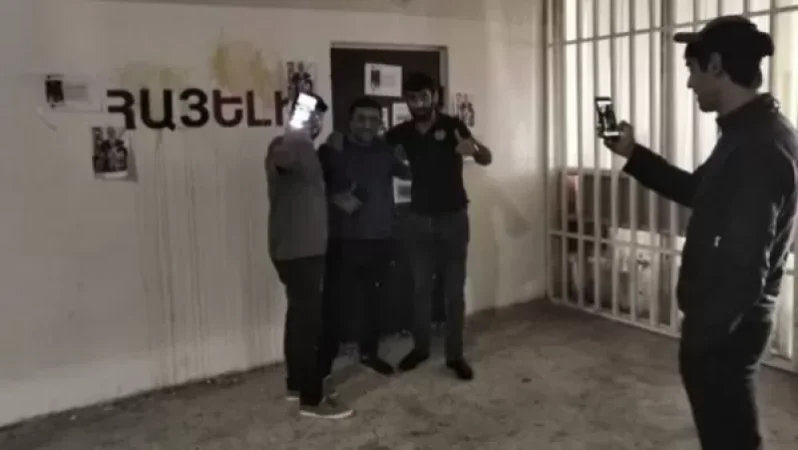 Մենք ենք արել ու լավ ենք արել, եթե չսթափվեն էլի ենք անելու.  «Հայելի» մամուլի ակումբը պաշարողներ