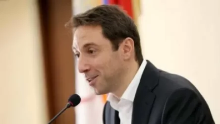 Բարձր տրամադրությամբ հետևում եմ բամբասանքներին՝ կապված իմ երևակայական «հրաժարականի» հետ