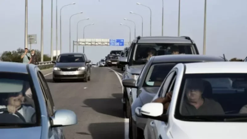 Առավոտյան Ղրիմի կամրջով երթևեկությունը ժամանակավորապես դադարեցված էր․ կուտակվել են հազարից ավելի մեքենաներ