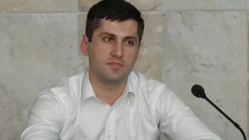 Սուպեռ նախարարը մեզ պետք է բացատրի, թե ինչու՞ ձայն-ծպտուն չի հանում. Վահագն Վարագյան