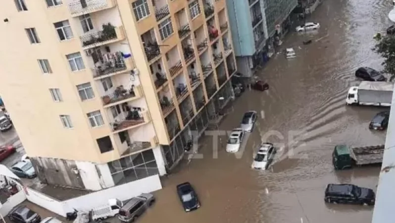 Ջրհեղեղները հասան Վրաստան. հորդառատ անձրևները հեղեղել են Բաթումիի փողոցները