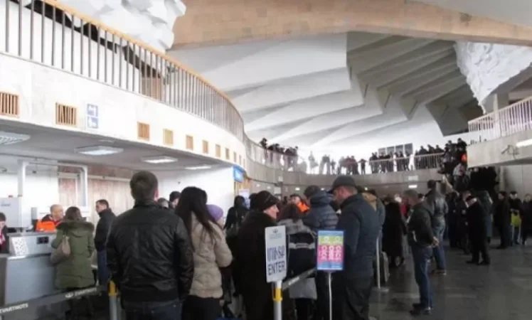 Խուճապ «Շիրակ» օդանավակայանում. «Պոբեդա»-ի ուղևորները մնացել են Գյումրիում