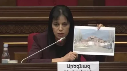 «Իրաքի դեսպանատանը տեղյա՞կ են, որ ձեզնից գոմ են վարձակալել»․ պատգամավորը ցուցադրեց Ջհանգիրյանի տան լուսանկարը