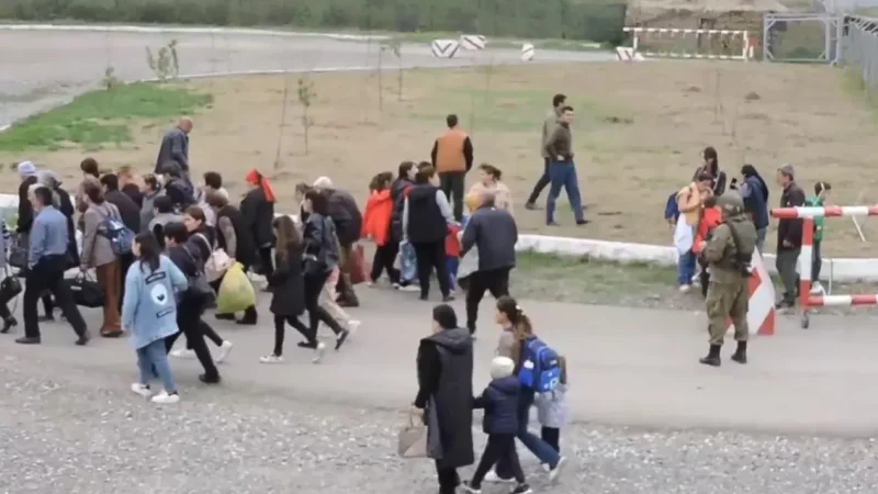 Բաքուն դիտարկում է զենք հանձնած արցախցիների համաներման հնարավորությունը