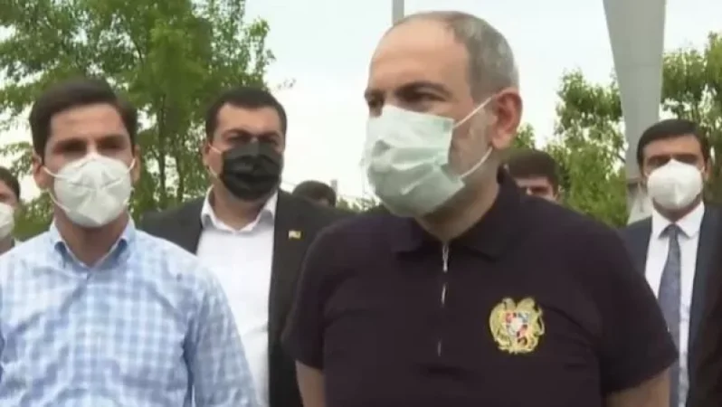 ՈՒՂԻՂ. Վերին Դվին. վարչապետը ծանոթանում է գյուղատնտեսական աշխատանքներին