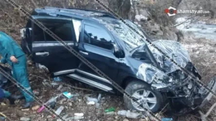 Կառավարության հաշվեկշռում հաշվառված մեքենան հայտնվել է Աղստև գետի ափին. կա վիրավոր