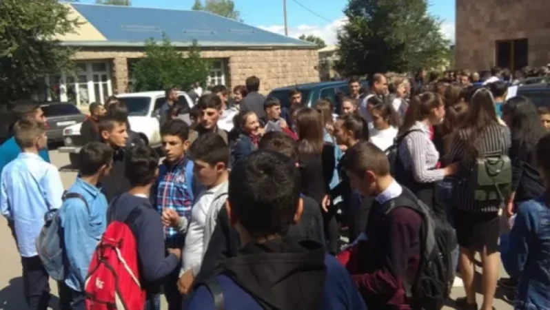 Ծովինար գյուղի բնակիչները բողոքի ակցիա են իրականացնում Վարդենիսի հանքի շահագործման դեմ