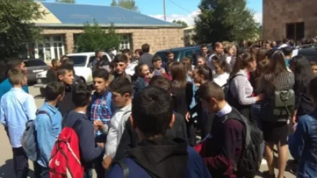 Ծովինար գյուղի բնակիչները բողոքի ակցիա են իրականացնում Վարդենիսի հանքի շահագործման դեմ