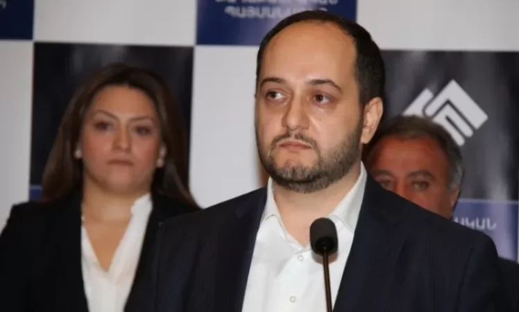 Գնացել էի համոզվելու, որ ամեն ինչ հանգիստ է. Արայիկ Հարությունյանը՝ Լսողական խնդիրներ ունեցողների հատուկ դպրոցում