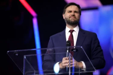 «Գնացեք դահուկներ քշեք Ռուսաստանում». բողոքի ակցիա Դի Վենսի դեմ