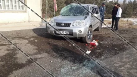 Վարորդը անցել է ճանապարհի բաժանարար գոտու վրայով, դուրս եկել հանդիպակած գոտի և կողաշրջվել