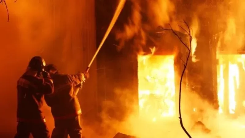 Հրդեհ Տոլստոյի փողոցի տներից մեկում