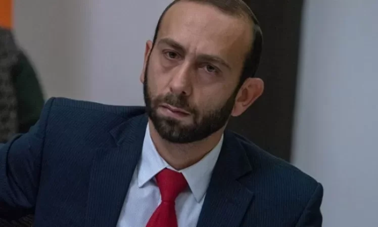 Ուր էր Արարատ Միրզոյանը և ինչու էր 40 րոպե ուշանում նիստից