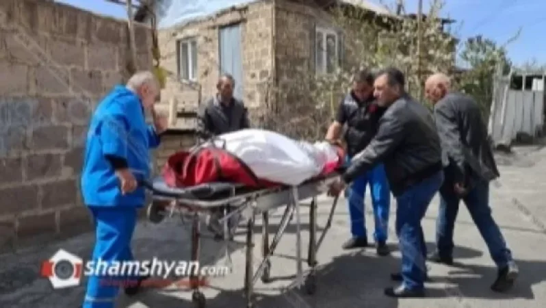 Առեղծվածային դեպք՝ Երևանում․ դանակից ստացած 3 հարված, կողքին՝ խոհանոցային դանակ և նամակ