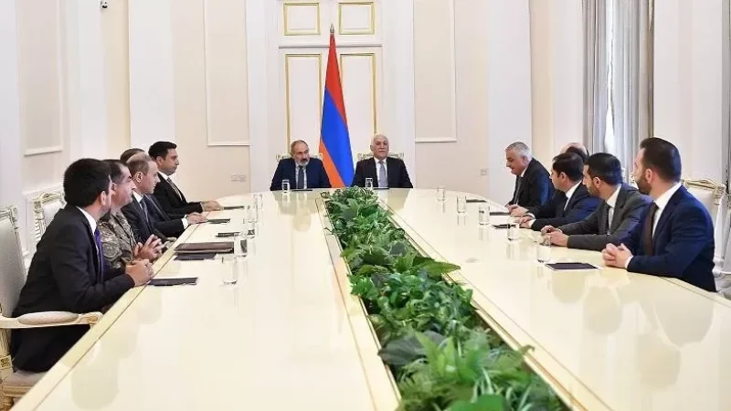 Փաշինյանի գլխավորությամբ տեղի է ունեցել Անվտանգության խորհրդի արտահերթ նիստ. ինչ է քննարկվել