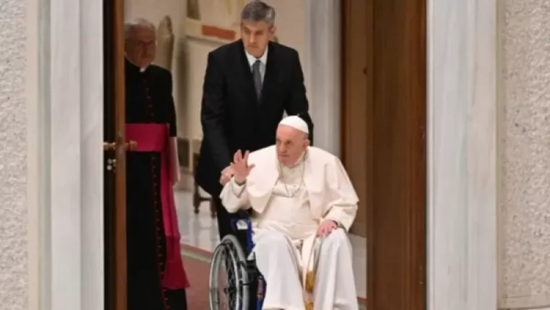 Ֆրանցիսկոս պապը հանրությանն է ներկայացել անվասայլակով