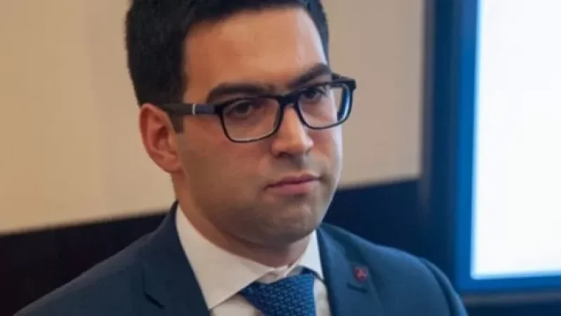 Բադասյանը 6 ամսում ստացել է մոտ 16 000 ԱՄՆ դոլարի չափով պարգևավճար. Analitik