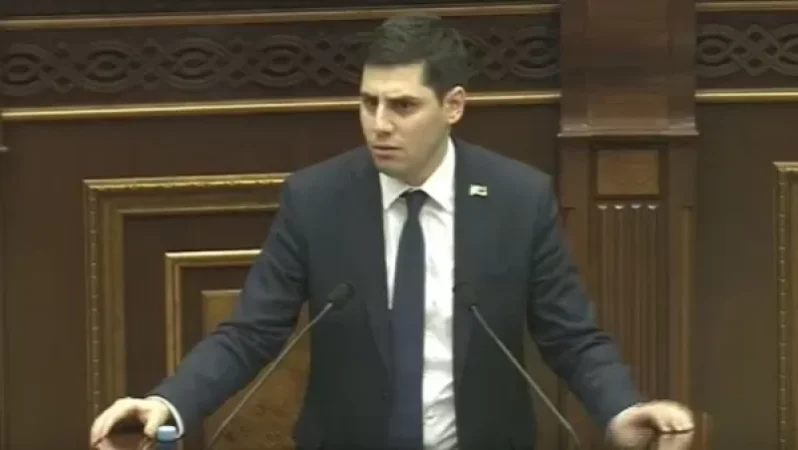 Մնում էր մի հատ էլ որոշեք՝ ով ինչ օրենք բերի․ հասանք, իջեք․ Գրիգորյանը՝ Սամսոնյանին