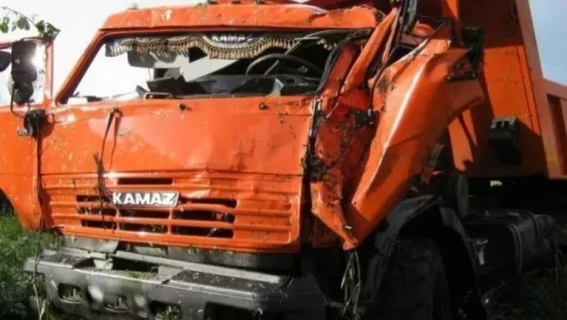 «ԿամԱԶ»-ը դուրս է եկել երթևեկելի հատվածից և հայտնվել դաշտում. կան տուժածներ