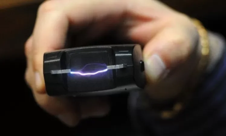 Զարթոնքում ինքնաձիգի և «էլեկտրաշոկի» սպառնալիքով փորձել են գումար հափշտակել. ՔԿ