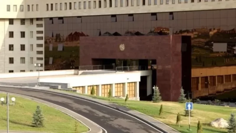 ՊԱՇՏՈՆԱԿԱՆ. Ադրբեջանցիները կրակ են բացել ՀՀ ՊՆ ջրատար մեքենայի ուղղությամբ