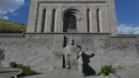 Ո՞վ կարող է դառնալ Մատենադարանի տնօրեն․ «Հրապարակ»