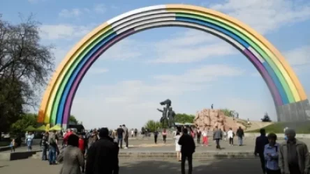 Կիևում կապամոնտաժեն Ռուսաստանի և Ուկրաինայի ժողովուրդների բարեկամության հուշարձանը