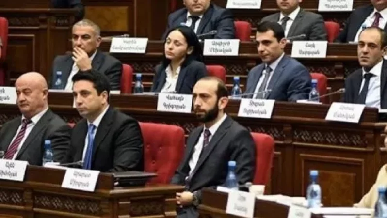 ԱԺ նիստից առաջ «Իմ քայլում» խնամքով «աշխատել են» կասկածելի պատգամավորների հետ․ «Փաստ»