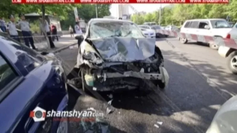 Արտակարգ դեպք՝ Երևանում. Nissan-ը բախվել է տրոլեյբուսին