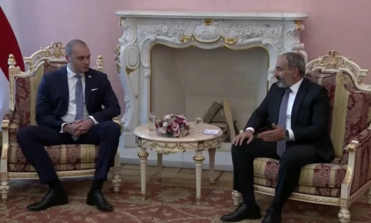 Փաշինյանն ու Բախտաձեն զրուցել են հեռախոսով