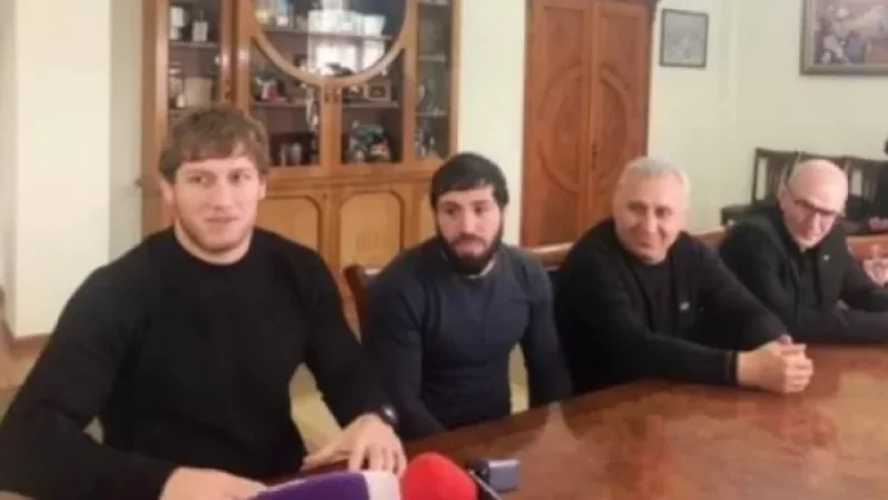 Մեջքով շրջվելը այդքան կարևոր չէր․ ադրբեջանցին ավելի շատ հայկական հիմն է լսել