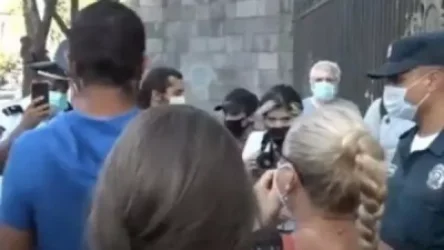 Ամուլսարի պաշտպանները ԱԺ-ի դիմաց գործնագործ խաղալիս բերման ենթարկվեցին