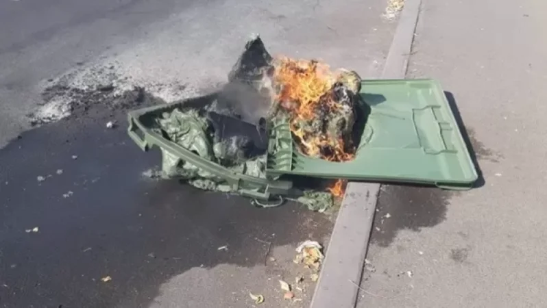 Հերթական այրված աղբամանը․ Արամ Մանուկյան