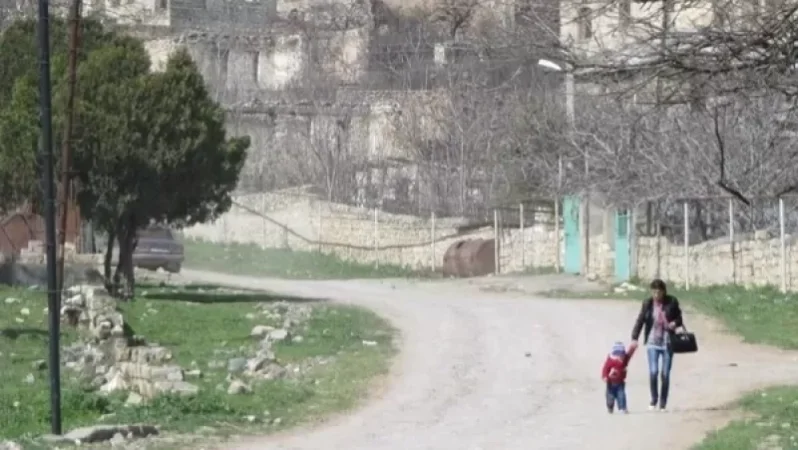 Թշնամին Խրամորթում բարձրախոսով բնակիչներին սպառնում է՝ եթե խաղաղ ճանապարհով չթողնեն գյուղը, ուժ կկիրառեն. Ծովինար Բարխուդարյան