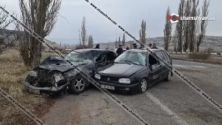 Խոշոր ավտովթար՝ Կոտայքի մարզում.  Volkswagen-ը դուրս է եկել հանդիպակաց և բախվել Mercedes-ին. կան վիրավորներ. Shamshyan. com