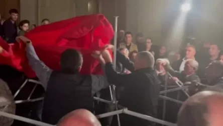 ՏԵՍԱՆՅՈՒԹ. 44-օրյա պատերազմի զոհերի ծնողները փորձել են վրան տեղադրել