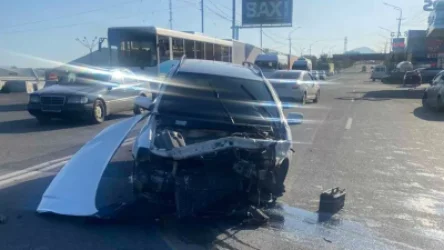 Թբիլիսյան խճուղում իրար են բախվել 3 ավտոմեքենաներ․ կան տուժածներ